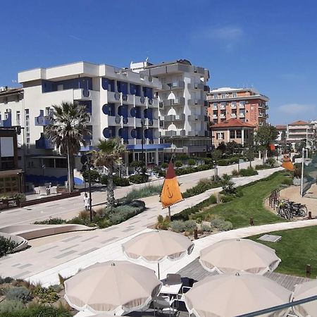 Hotel Eugenio Rimini Esterno foto