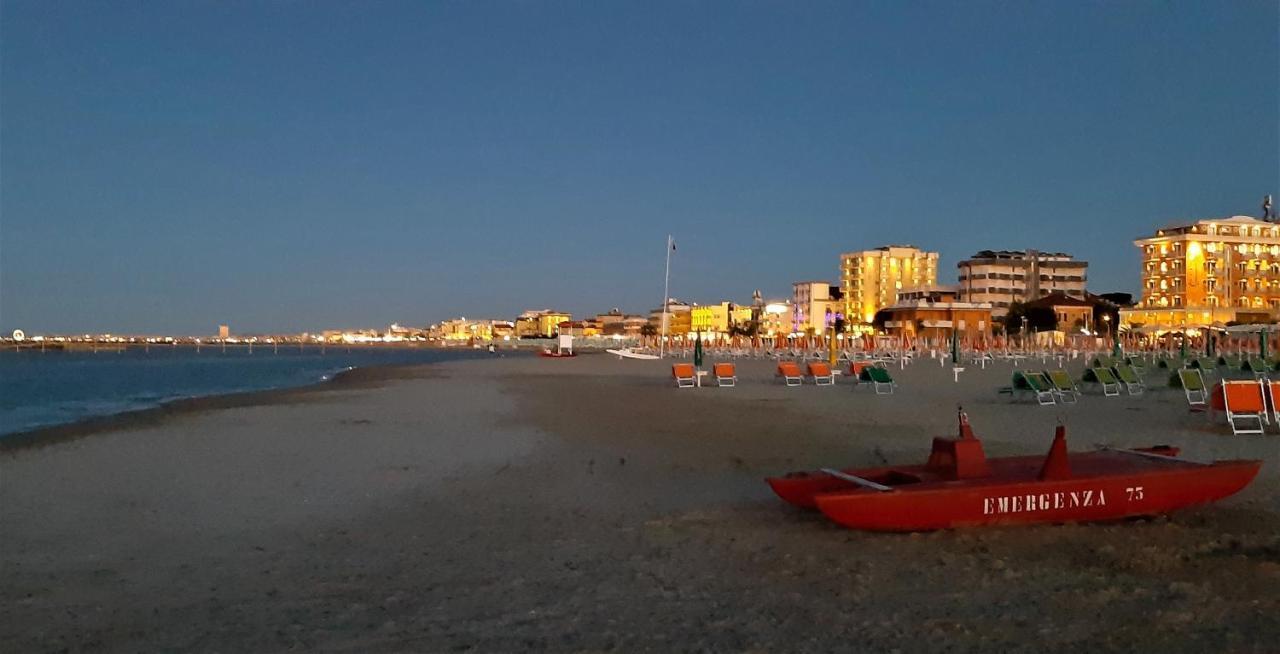 Hotel Eugenio Rimini Esterno foto