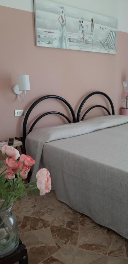 Hotel Eugenio Rimini Esterno foto