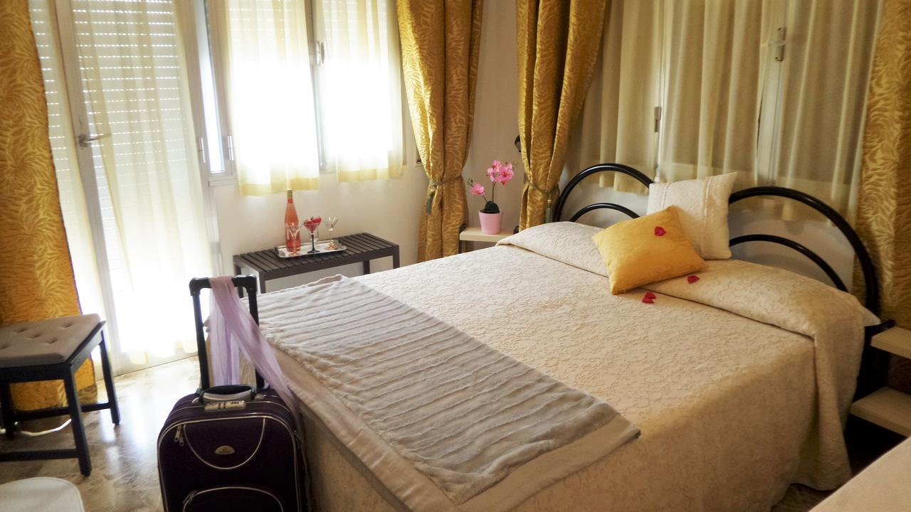 Hotel Eugenio Rimini Esterno foto