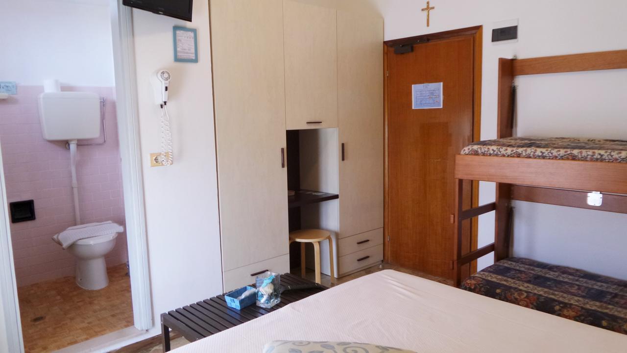 Hotel Eugenio Rimini Esterno foto